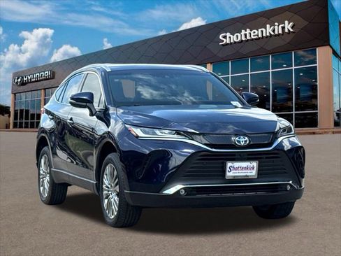 Used 2024 Toyota Venza Limited AWD/4WD image 3