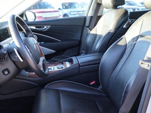 Used 2020 Kia K900 Luxury image 13