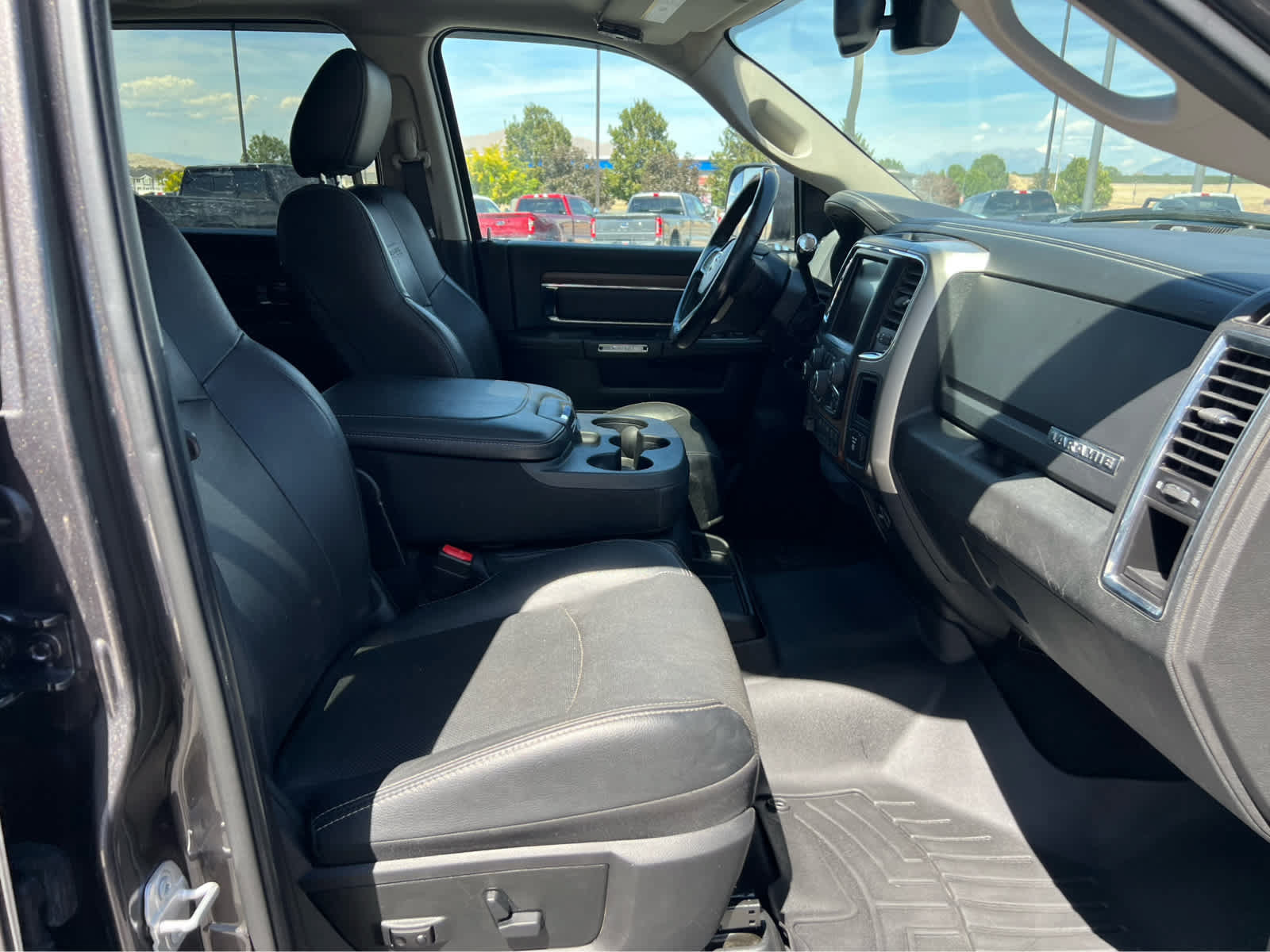 Used 2017 RAM 3500 Laramie w/ Sport Appearance Group AWD/4WD image 17