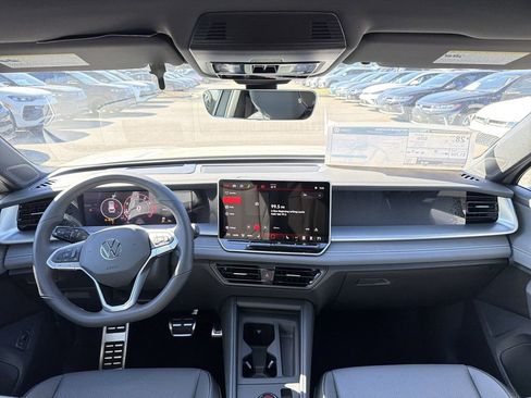 New 2026 Volkswagen Tiguan SE R-Line image 22