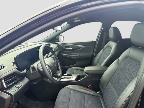 Used 2025 Buick Envista Sport Touring w/ Convenience I Package FWD image 10