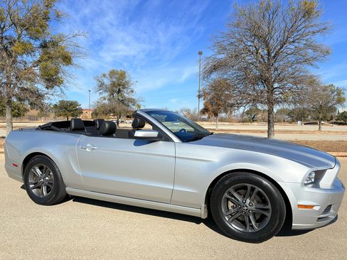 Used 2014 Ford Mustang Premium image 55