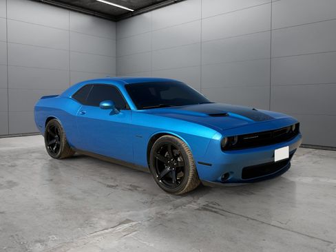 Used 2015 Dodge Challenger R/T Plus RWD image 7