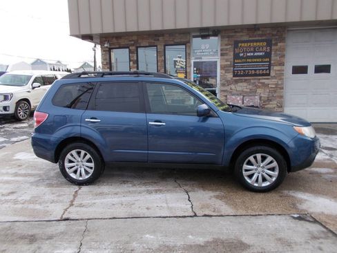 Used 2012 Subaru Forester 2.5X Premium w/ All-Weather Pkg image 3