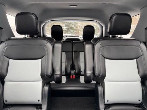 Used 2023 Ford Explorer XLT w/ Equipment Group 202A image 31