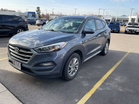 Used 2017 Hyundai Tucson SE image 2