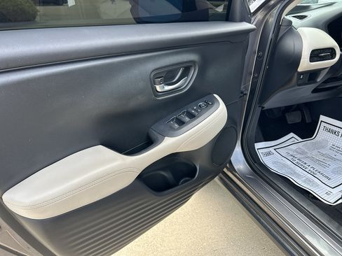 Used 2023 Honda HR-V LX image 11