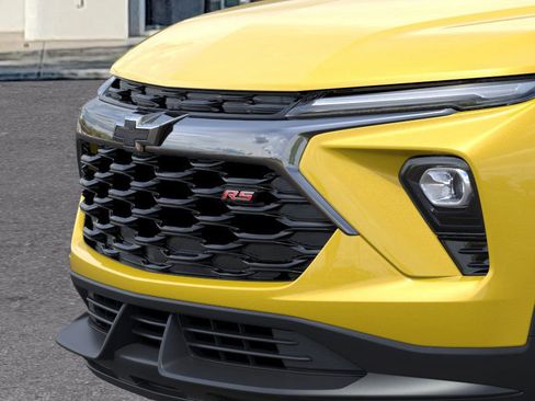 Used 2024 Chevrolet TrailBlazer RS w/ Driver Confidence Package image 37