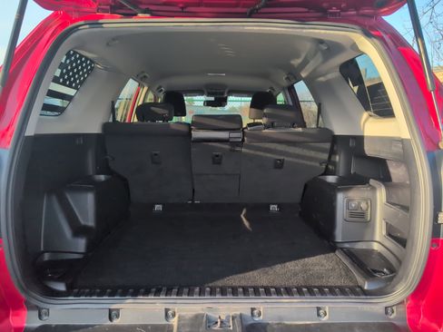 Used 2022 Toyota 4Runner SR5 image 5