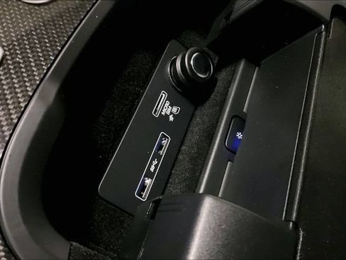Used 2019 Land Rover Range Rover Sport SVR AWD/4WD image 34