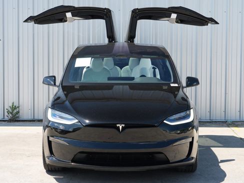 Used 2023 Tesla Model X image 48