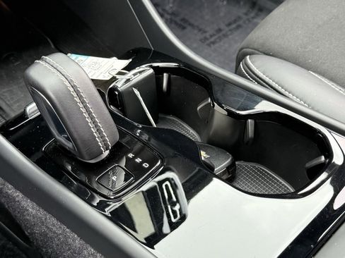 Used 2021 Volvo XC40 P8 Recharge w/ Advanced Package image 32