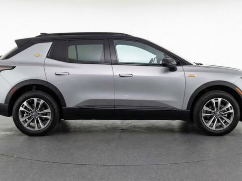 Used 2025 Chevrolet Equinox LT image 11