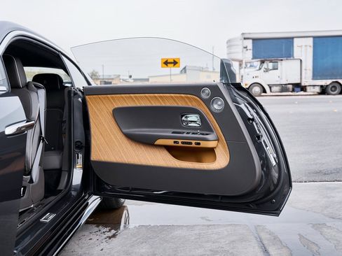 Used 2025 Rolls-Royce Spectre w/ Spectre Launch Package image 25