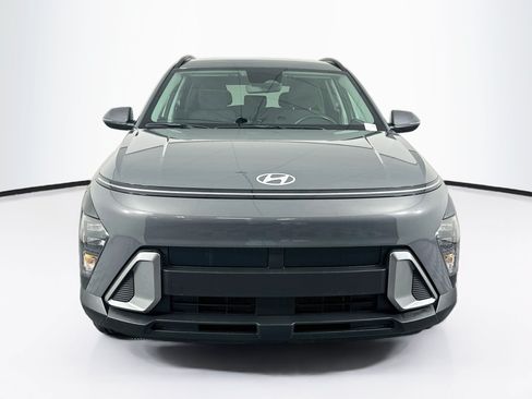 Used 2025 Hyundai Kona SEL FWD image 2
