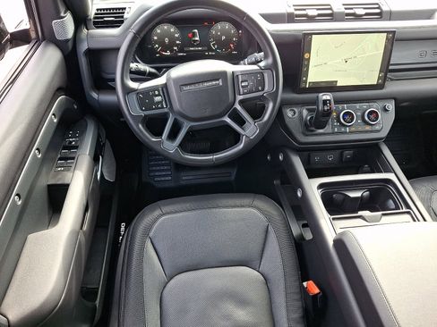 Used 2024 Land Rover Defender 130 X-Dynamic SE image 13