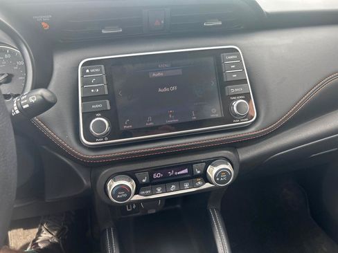 Used 2019 Nissan Kicks SR w/ SR Premium Package FWD image 13