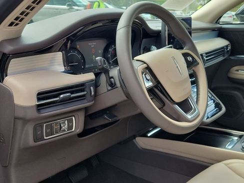 Certified 2022 Lincoln Corsair FWD image 10