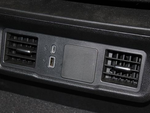 Used 2024 Chevrolet Silverado 1500 Custom image 34