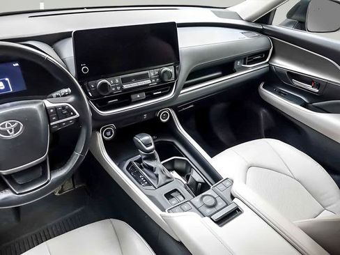 Used 2024 Toyota Grand Highlander AWD image 13