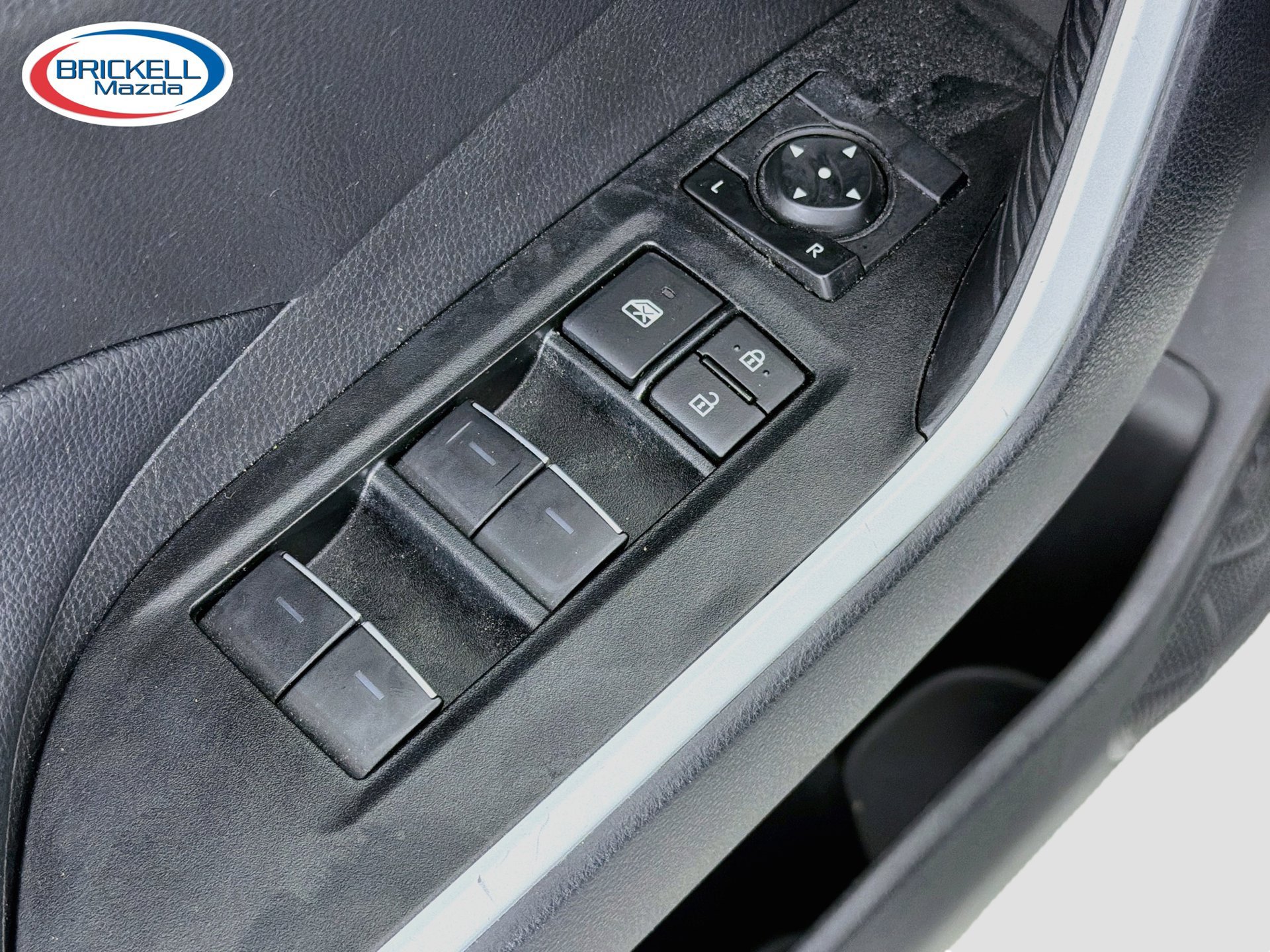 Used 2025 Toyota RAV4 XLE FWD image 21