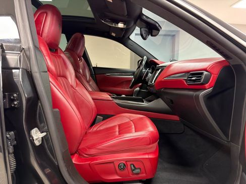 Used 2017 Maserati Levante w/ Sport Package image 10