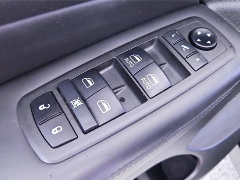 Used 2021 Jeep Grand Cherokee High Altitude AWD/4WD image 31