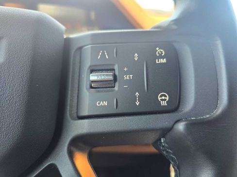 Used 2024 Land Rover Defender 110 X-Dynamic SE AWD/4WD image 31