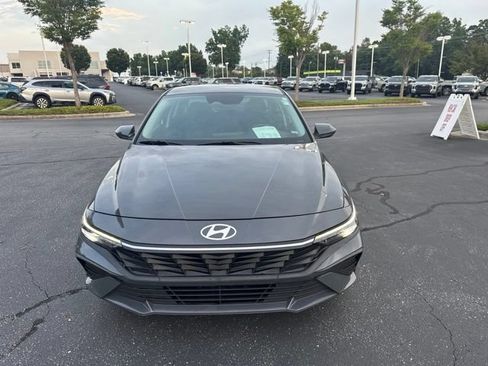 Used 2024 Hyundai Elantra SEL FWD image 10