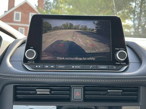 Certified 2023 Nissan Rogue SV image 18