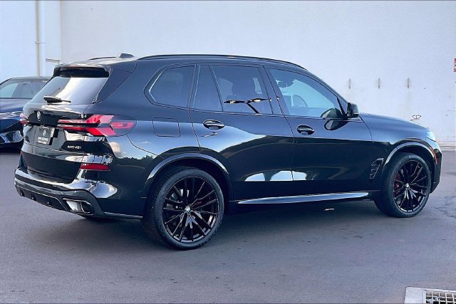 Certified 2024 BMW X5 xDrive40i w/ M Sport Package AWD/4WD image 12