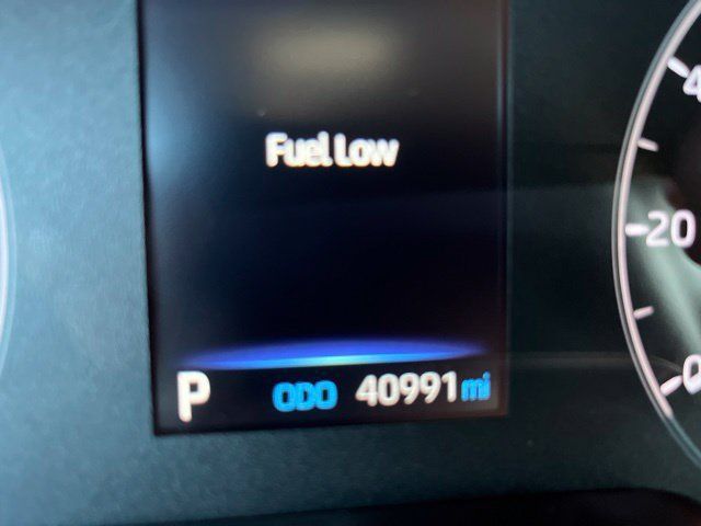 Used 2023 Toyota Corolla SE w/ SE Package FWD image 7