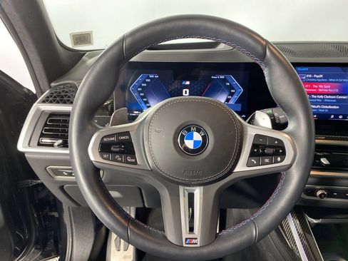 Certified 2025 BMW X7 M60i w/ Climate Comfort Package image 10