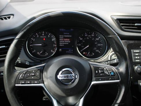 Used 2019 Nissan Rogue SV w/ Sun & Sound Touring Package FWD image 8