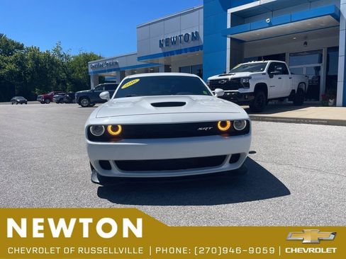 Used 2016 Dodge Challenger SRT Hellcat RWD image 3