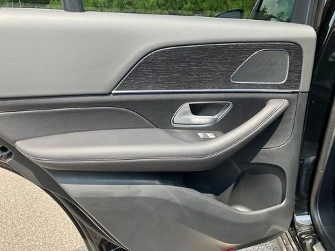 Used 2025 Mercedes-Benz GLE 350 4MATIC image 29