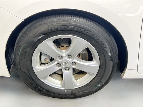 Used 2016 Toyota Sienna LE image 13