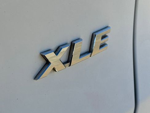 Used 2024 Toyota RAV4 XLE w/ Convenience Package FWD image 10
