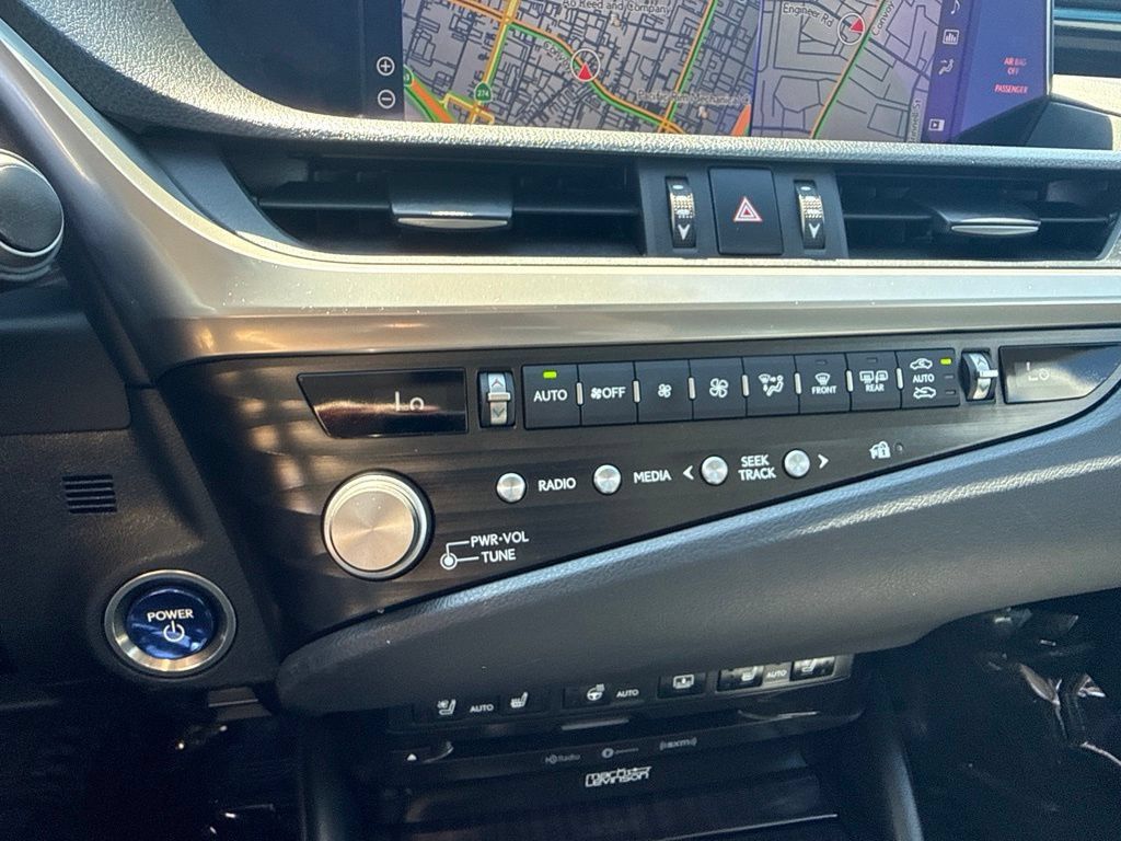 Used 2021 Lexus ES 300h w/ Accessory Package FWD image 27