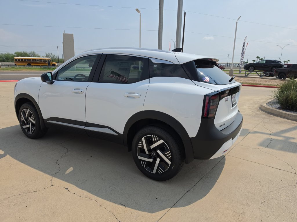 New 2027 Nissan Kicks SV FWD image 4