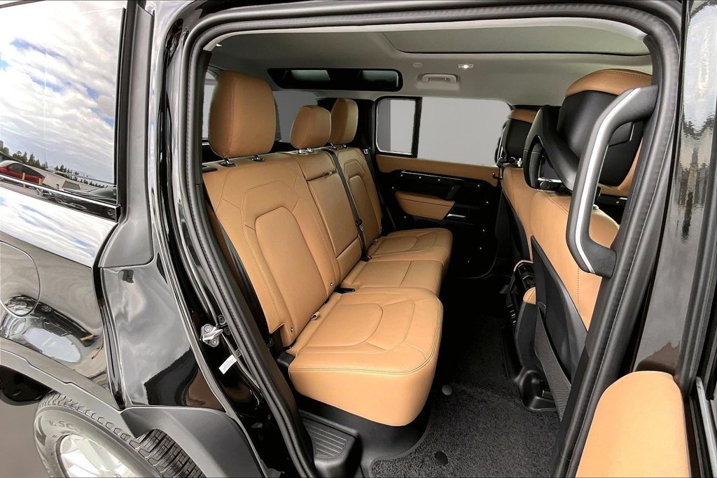 New 2026 Land Rover Defender 110 S AWD/4WD image 10