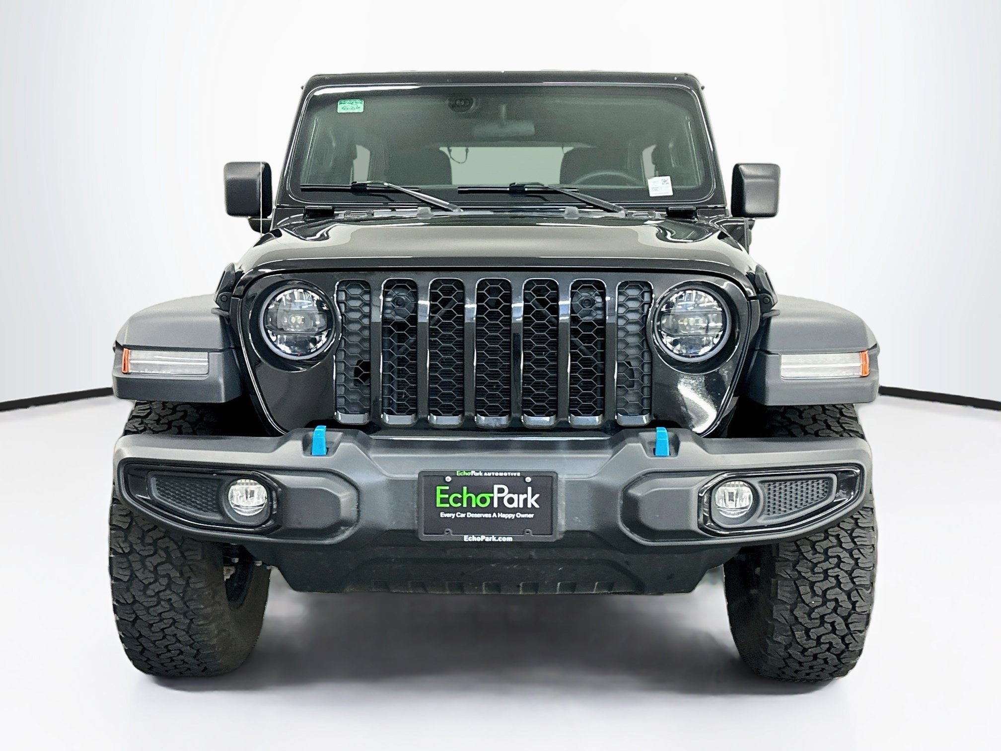 Used 2023 Jeep Wrangler Unlimited w/ Cold Weather Group AWD/4WD image 2