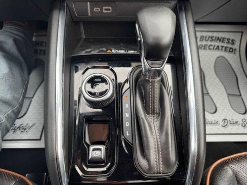 Used 2023 GMC Canyon AT4 w/ AT4 Premium Package image 23