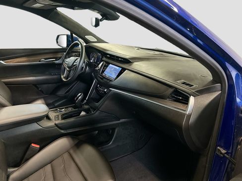 Used 2024 Cadillac XT5 Sportv w/ Platinum Package AWD/4WD image 31