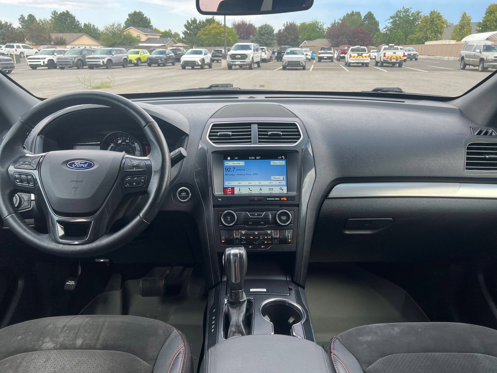 Used 2018 Ford Explorer XLT w/ Equipment Group 202A AWD/4WD image 12