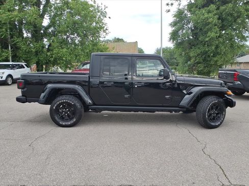 Used 2022 Jeep Gladiator Sport AWD/4WD image 2