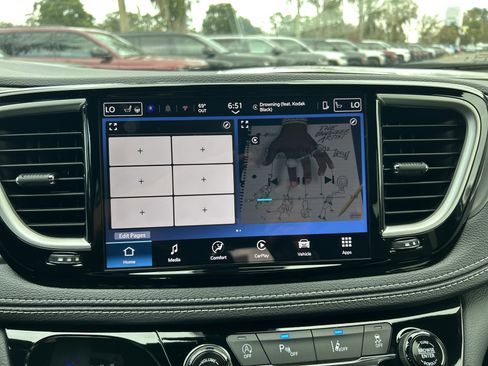 New 2026 Chrysler Pacifica Select w/ S Appearance Package image 26