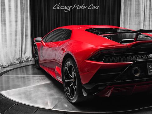 Used 2020 Lamborghini Huracan EVO image 34