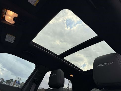 Used 2025 Chevrolet TrailBlazer ACTIV w/ Convenience Package image 24