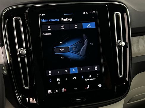 Used 2024 Volvo XC40 B5 Ultimate w/ Protection Package Premier image 18